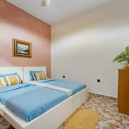 7br House For 14 Guests With Big Terrace - Bonita Paradise Appartement