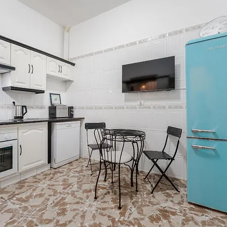 7br House For 14 Guests With Big Terrace - Bonita Paradise *