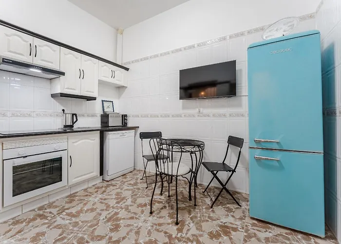 7br House For 14 Guests With Big Terrace - Bonita Paradise *